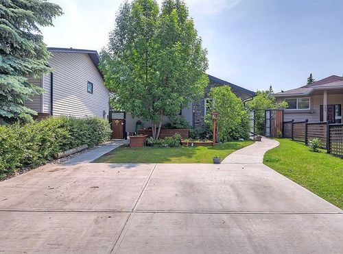 136 Ranchview Court Nw, Calgary, AB, T3G1R5 | Card Image