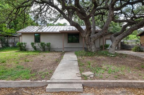 614 Coates St, Ozona, TX, 76943-3303 | Card Image