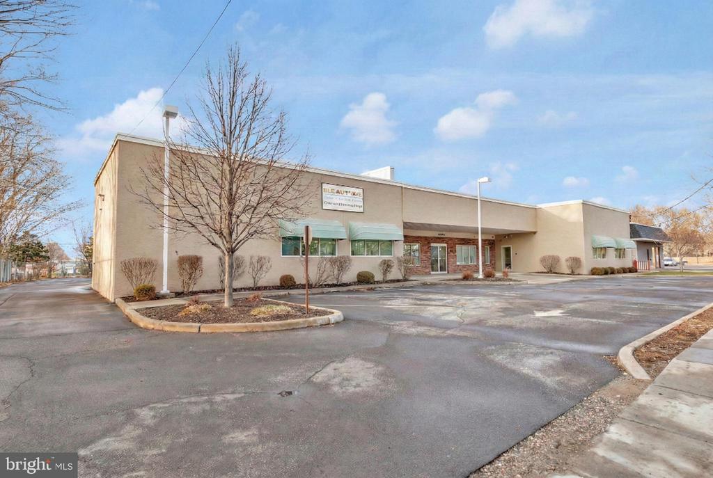 Commercial Sale in LAWRENCEVILLE 4