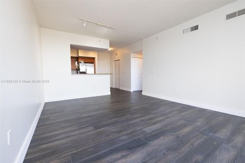 ph07-888 S Douglas Rd, Coral Gables, FL, 33134-7510 | Card Image