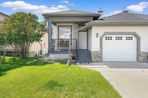 1025 3 St Sw, Black Diamond, AB, T0L0H0 | Card Image