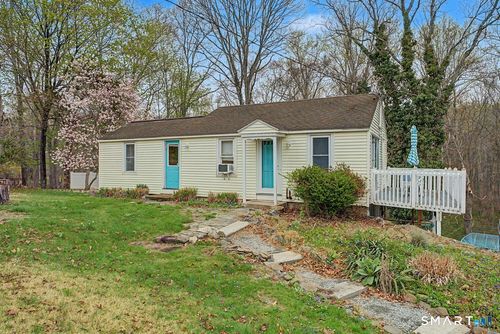 70 Browns Ln, Old Lyme, CT, 06371-1848 | Card Image