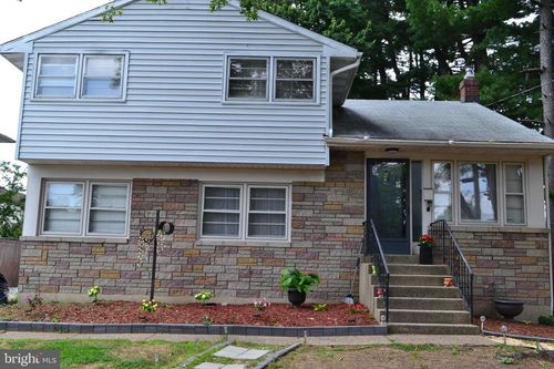 4817 Caroline Ave, PENNSAUKEN, NJ, 08109-1907 | Card Image