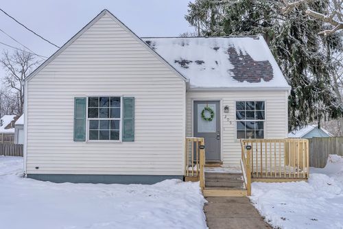 209 W Bates St, Hebron, IN, 46341-9176 | Card Image