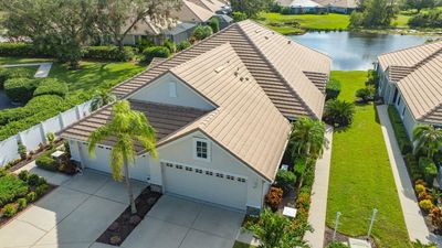 7038 Four Seasons Circle, House other with 2 bedrooms, 2 bathrooms and null parking in Lakewood Ranch FL | Image 1