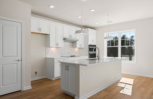 401-320 Martins Lndg, North Reading, MA, 01864 | Card Image