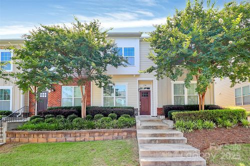 2726 Tranquil Oak Pl, Charlotte, NC, 28206-1549 | Card Image