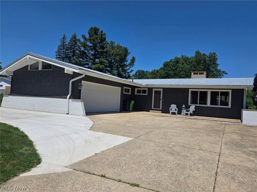 482 Fairwood Dr, Tallmadge, OH, 44278-2026 | Card Image