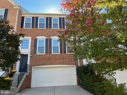 45783 Mountain Pine Sq, STERLING, VA, 20166-7217 | Card Image