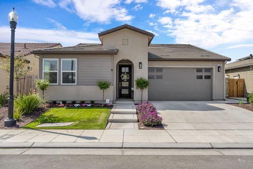 968 Pinnacle Dr W, Madera, CA, 93636-8191 | Card Image