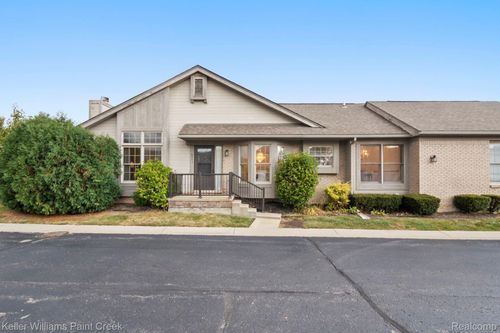 2503 Westmont Cir, Sterling Heights, MI, 48310-6987 | Card Image