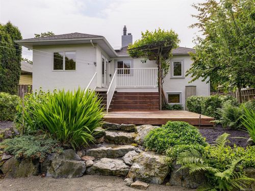 4406 Torquay Dr, Victoria, BC, V8N3L4 | Card Image