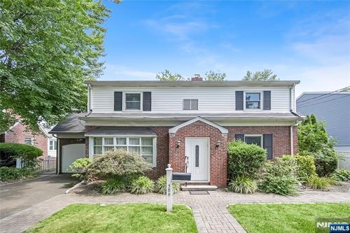 589 Albin St, Teaneck, NJ, 07666-4124 | Card Image