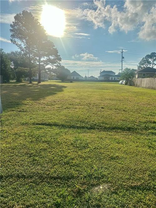 1811 Alexander Ave, Arabi, LA, 70032-1744 | Card Image