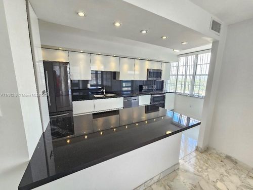 apt-1704-18051 Biscayne Blvd, Aventura, FL, 33160-5264 | Card Image