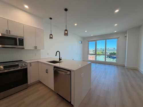 402-20 Medford St, Somerville, MA, 02143 | Card Image