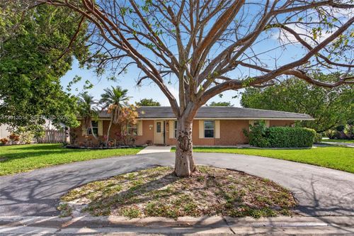 8505 Nw 29th Dr, Coral Springs, FL, 33065-5324 | Card Image