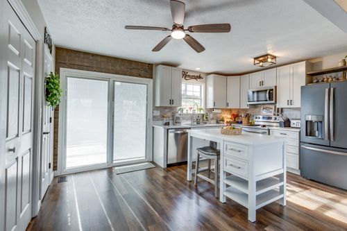 1824 Blackburn Ln, Spring Hill, TN, 37174-2528 | Card Image