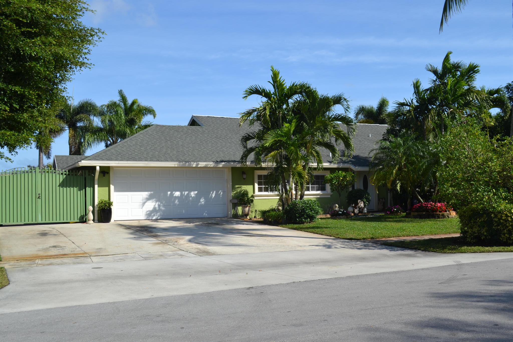 Woodcrest Rd, West Palm Beach, FL 33417