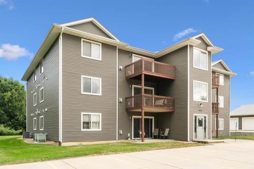 unit-9-4710 Chadwick Rd, Cedar Falls, IA, 50613-7937 | Card Image