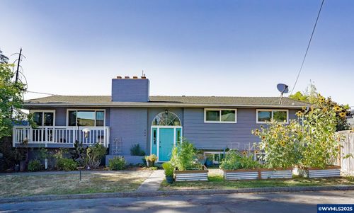 945 Gerleon St Se, Salem, OR, 97302-2113 | Card Image