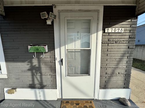 27028 Barrington St, Madison Heights, MI, 48071-3226 | Card Image