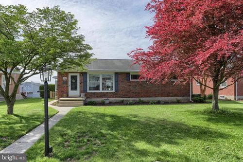1648 E Caracas Ave, HERSHEY, PA, 17033-1109 | Card Image
