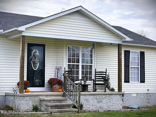 409 Green Valley Dr, Livingston, TN, 38570-6067 | Card Image