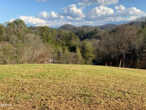 72 Max Ridge Ln, Sevierville, TN, 37862 | Card Image