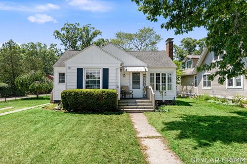 701 Fowler St, Muskegon, MI, 49445-3060 | Card Image