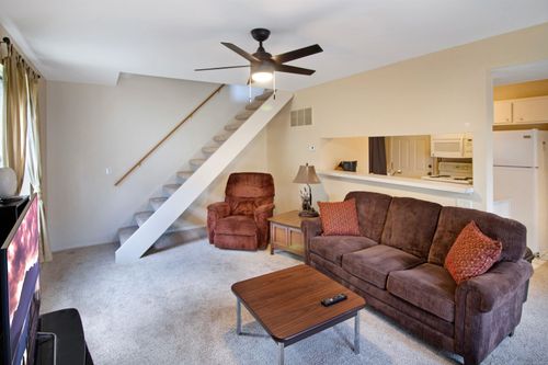 3145 Sunnyside Ct, Lake Orion, MI, 48360-1743 | Card Image