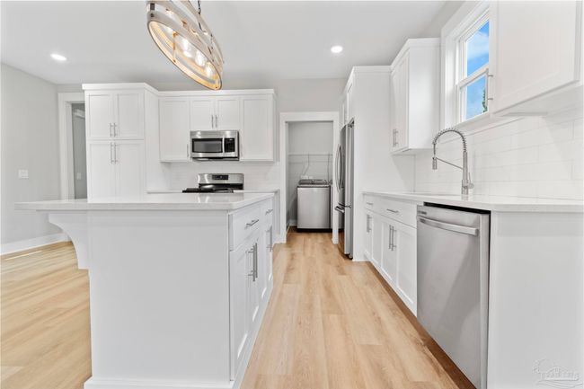 241 S M St, House other with 3 bedrooms, 3 bathrooms and 2 parking in Pensacola FL | Image 6
