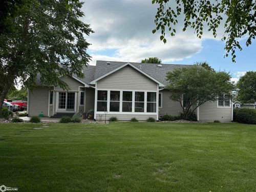 125 Pebble Creek Dr, Mason City, IA, 50401-8927 | Card Image