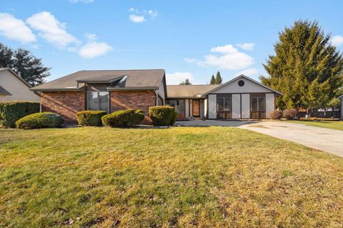 605 Hawthorne Dr, Goshen, IN, 46526-1215 | Card Image