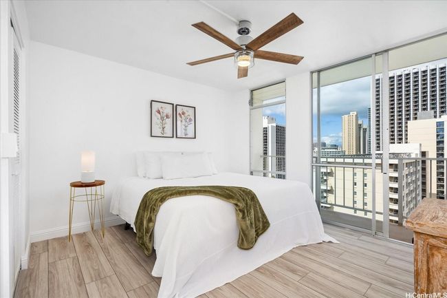 APT-1702 - 2575 Kuhio Ave, Condo with 2 bedrooms, 2 bathrooms and 1 parking in Honolulu HI | Image 20