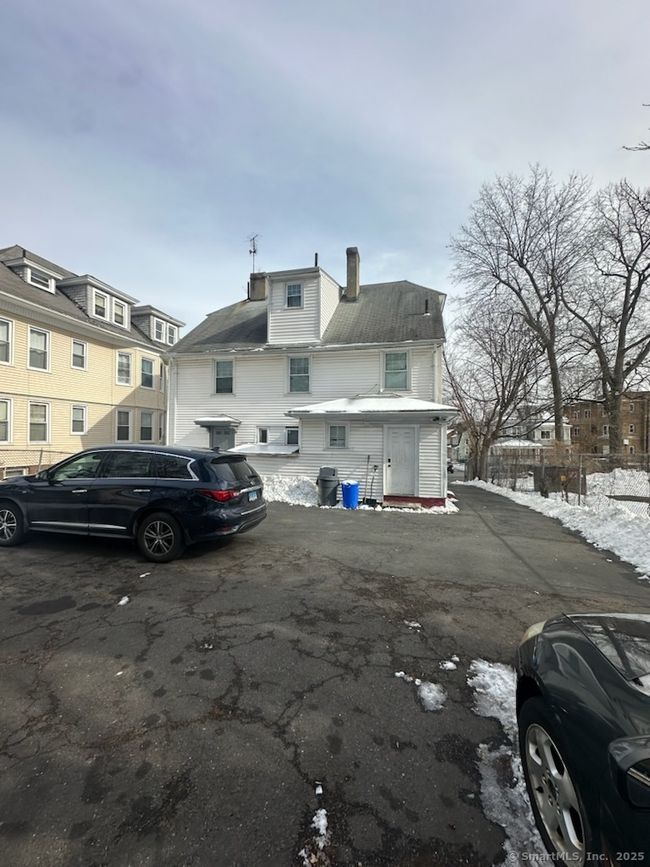251 S Marshall St, Home with 11 bedrooms, 3 bathrooms and 4 parking in Hartford CT | Image 18