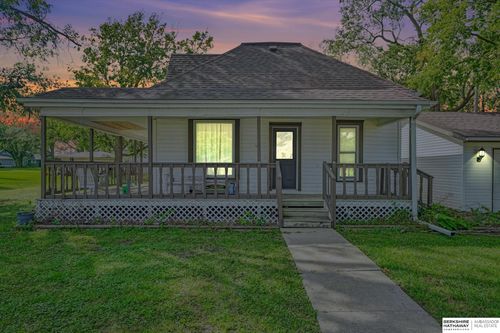 715 S Chestnut St, Friend, NE, 68359-1633 | Card Image