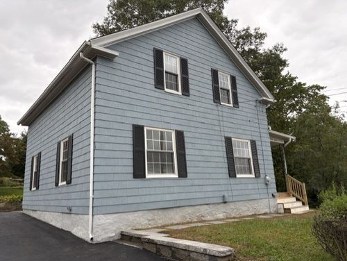 71 Aberdeen St, West Warwick, RI, 02893-4202 | Card Image