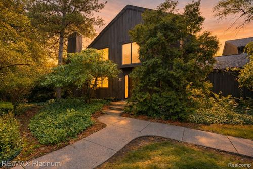 32 Haverhill Ct, Ann Arbor, MI, 48105-1407 | Card Image
