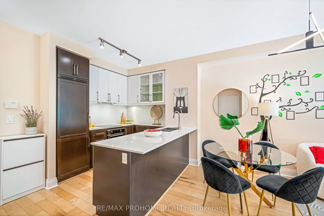 213 - 21 Clairtrell Rd, Condo with 2 bedrooms, 2 bathrooms and 1 parking in Toronto ON | Image 8