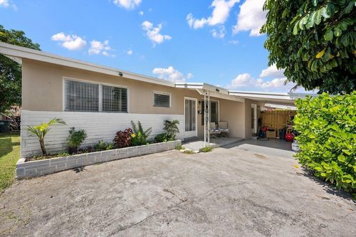 313 Sw 7th St, Hallandale Beach, FL, 33009-7011 | Card Image