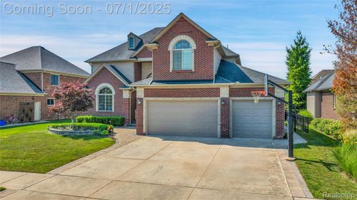19492 Springbrook Dr, Macomb, MI, 48044-4249 | Card Image