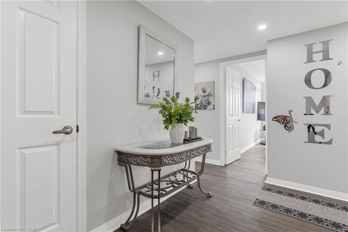 608-40 Harrisford St, Hamilton, ON, L8K6N1 | Card Image