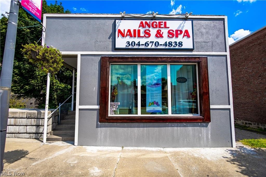 1028 Main St, Follansbee, WV 26037