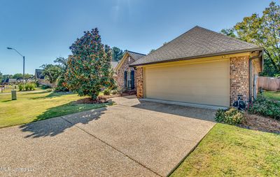 120 Meadowcreek Dr-3 | Image 2