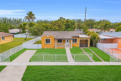 250 E 34th St, Hialeah, FL, 33013-2622 | Card Image