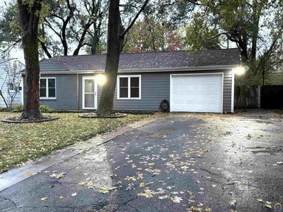 2621 Sw Sunset Rd, House other with 2 bedrooms, 1 bathrooms and null parking in Topeka KS | Image 1