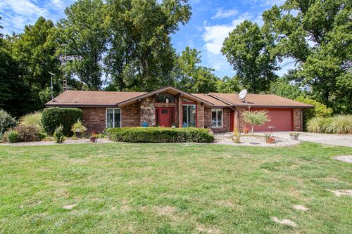 7196 Naomi Rd, Eau Claire, MI, 49111-9697 | Card Image