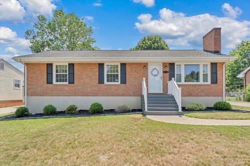 2834 Neil Dr, Roanoke, VA, 24019-3412 | Card Image