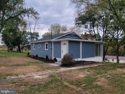 40 Smith Rd, NEWPORT, PA, 17074-8243 | Card Image